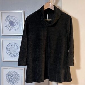 NWT Passports Women’s Black Cowl Neck Sweater Size S